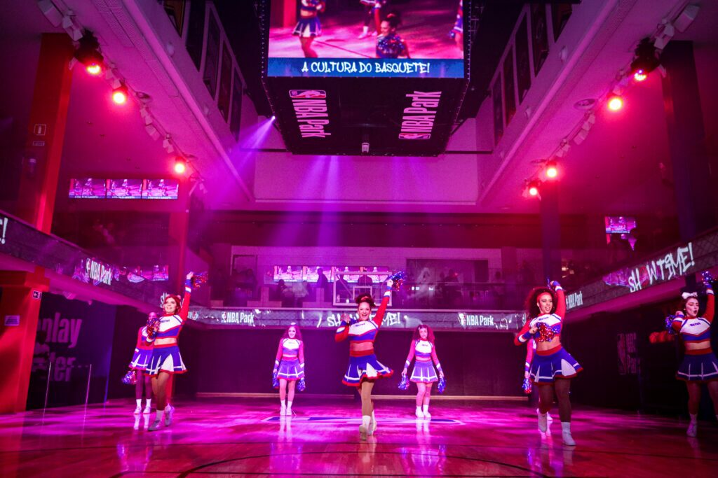 Show das Cheerleaders no NBA Park em Gramado, na Serra Gaúcha.